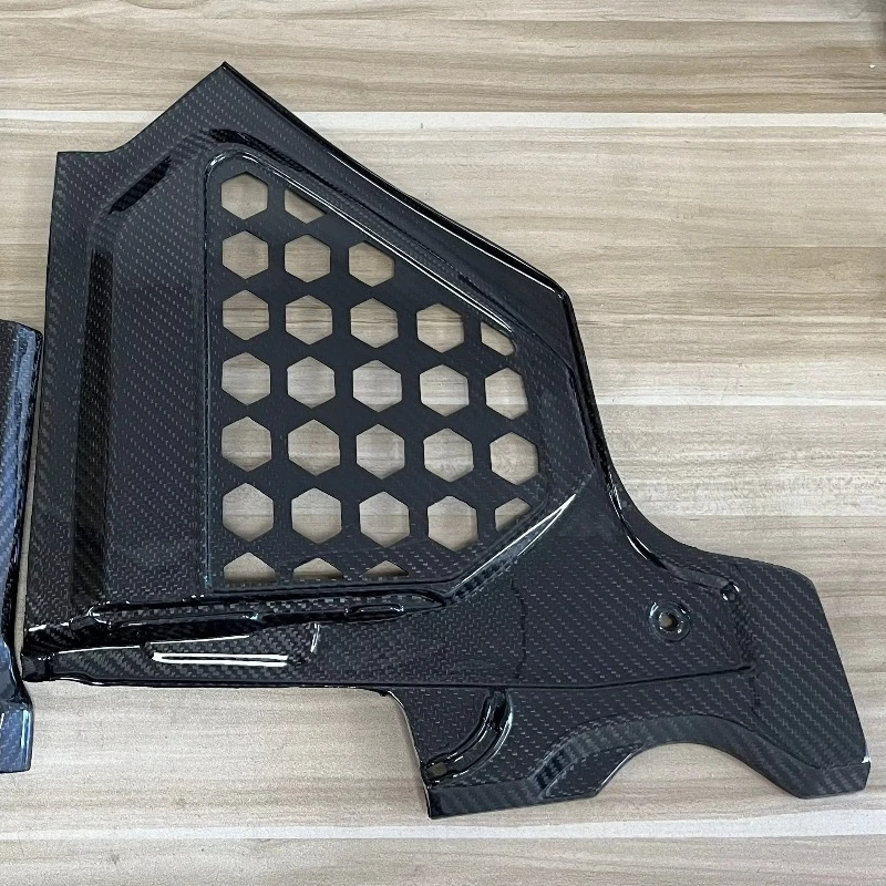 Dirt shield, suitable for G87 M2 2018-2023 dry carbon fiber cabin, modified for car modification.