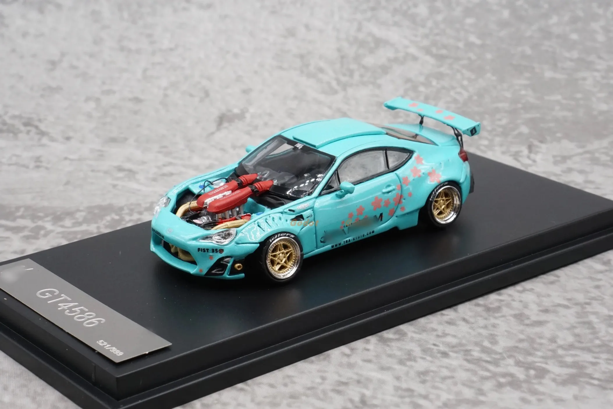 

GT 1:64 модель автомобиля из сплава, украшения небольшого пропорции
