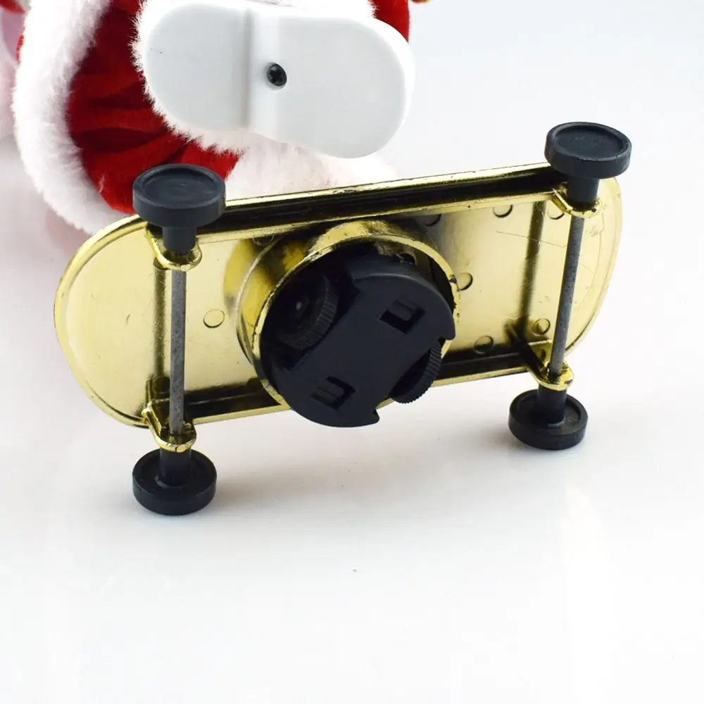 Funny Musical Electric Santa Toys Swing Hat Slides Skateboard Christmas Dolls Plush Twisted Dancing Santa Claus Toys Office