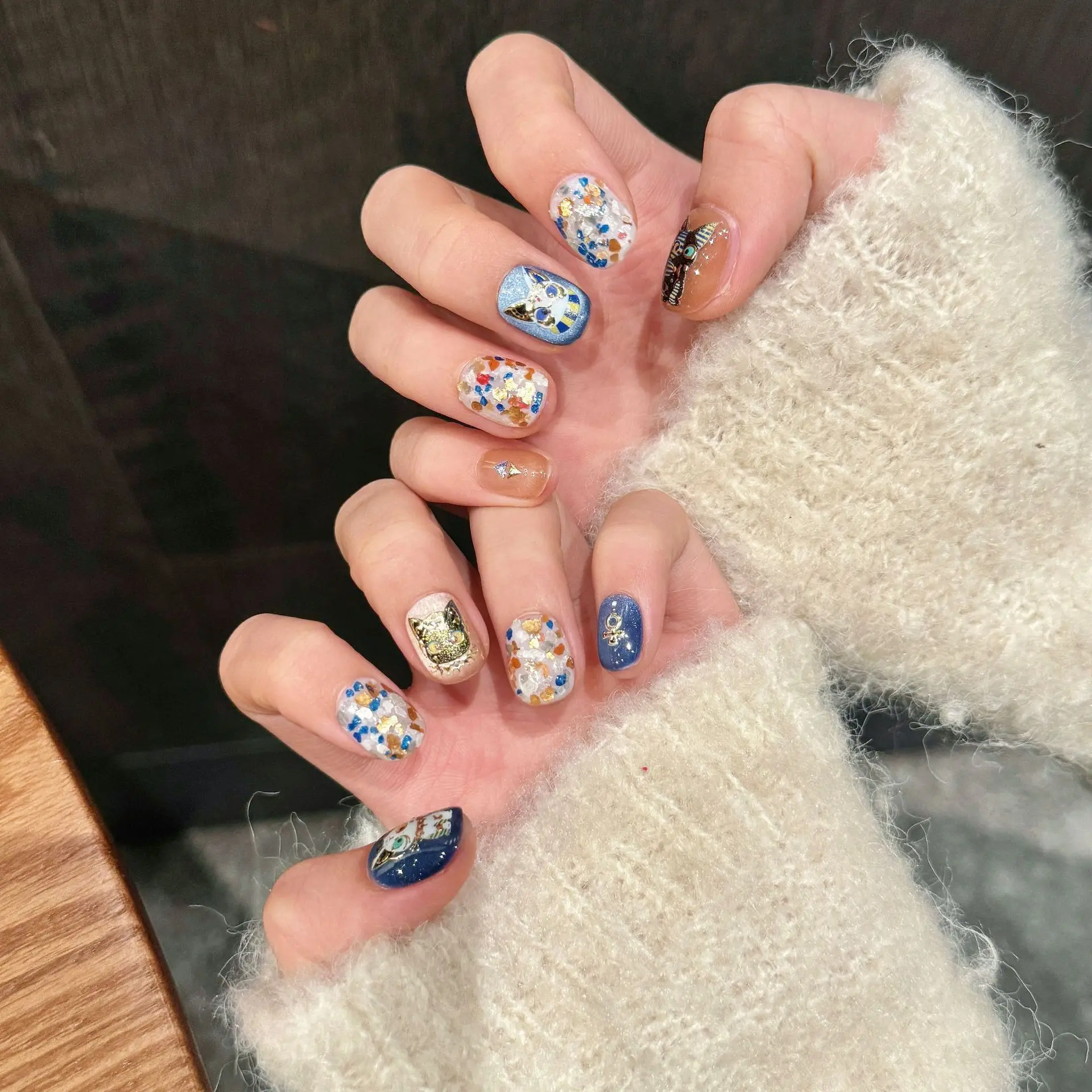 10PCS Set Short Square Press-On Nails with Cute Cat Design - Holographic Finish Animal Pattern Fake Nail Kit for Women and Girls