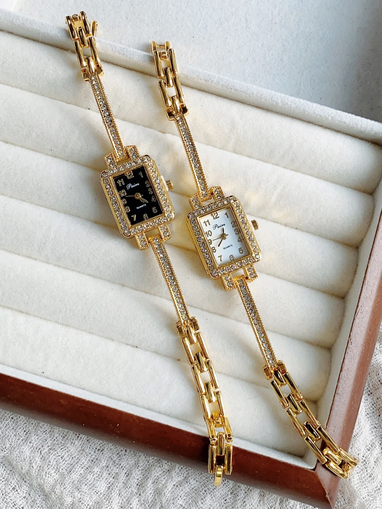 Minimalist Niche Women\'s Quartz Wrist Watches Small Dial Fashionable Exquisite Quartz Watch for Women