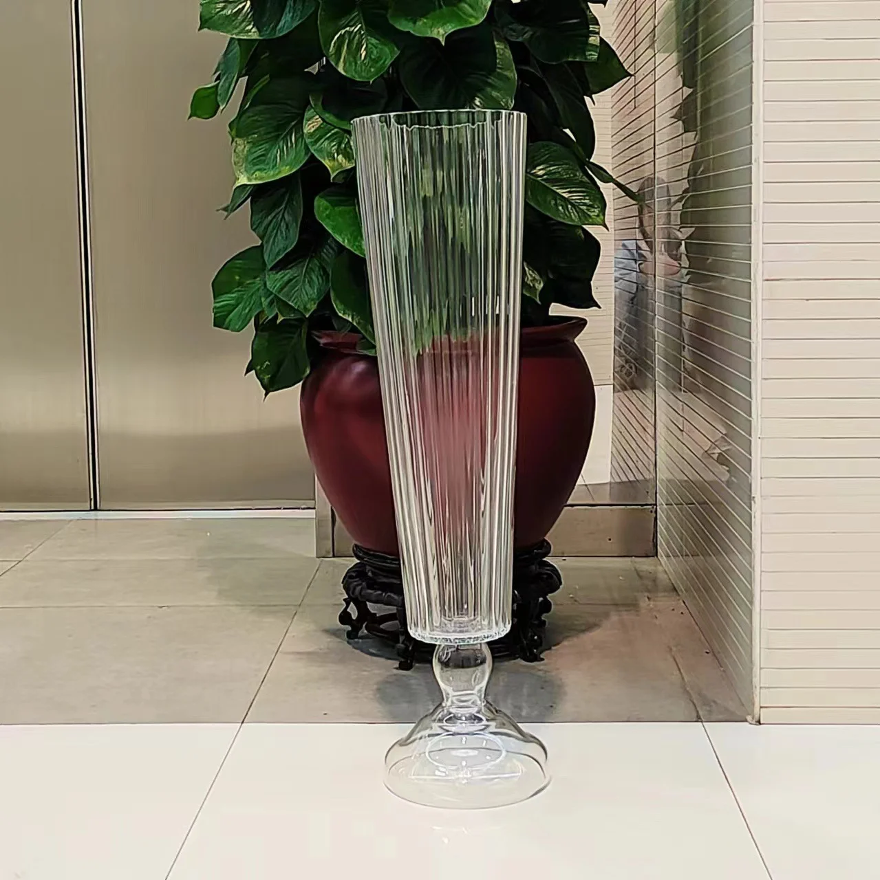 4pcs-10pcs  European American Modern Wedding Flower Arrangement Dining Table Vase Transparent Glass Straight Striped Pattern Wed