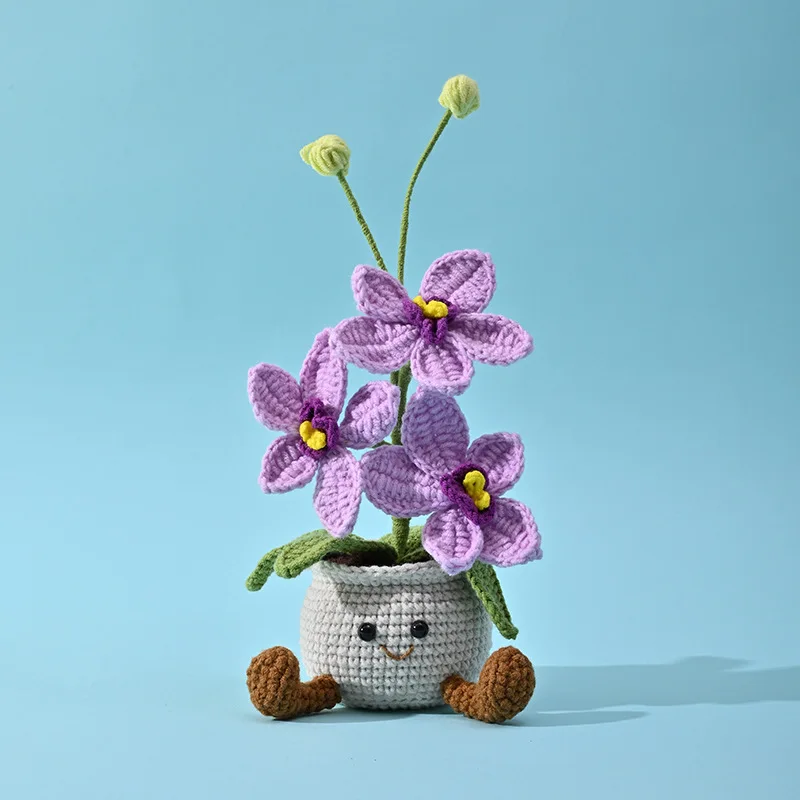 Handgestrickter Schmetterlings-Orchideen-Topf, kreative künstliche Blume im Topf, gehäkelte Pflanze, Deko für Schreibtisch und Bücherregal, Geschenk – Detail 3