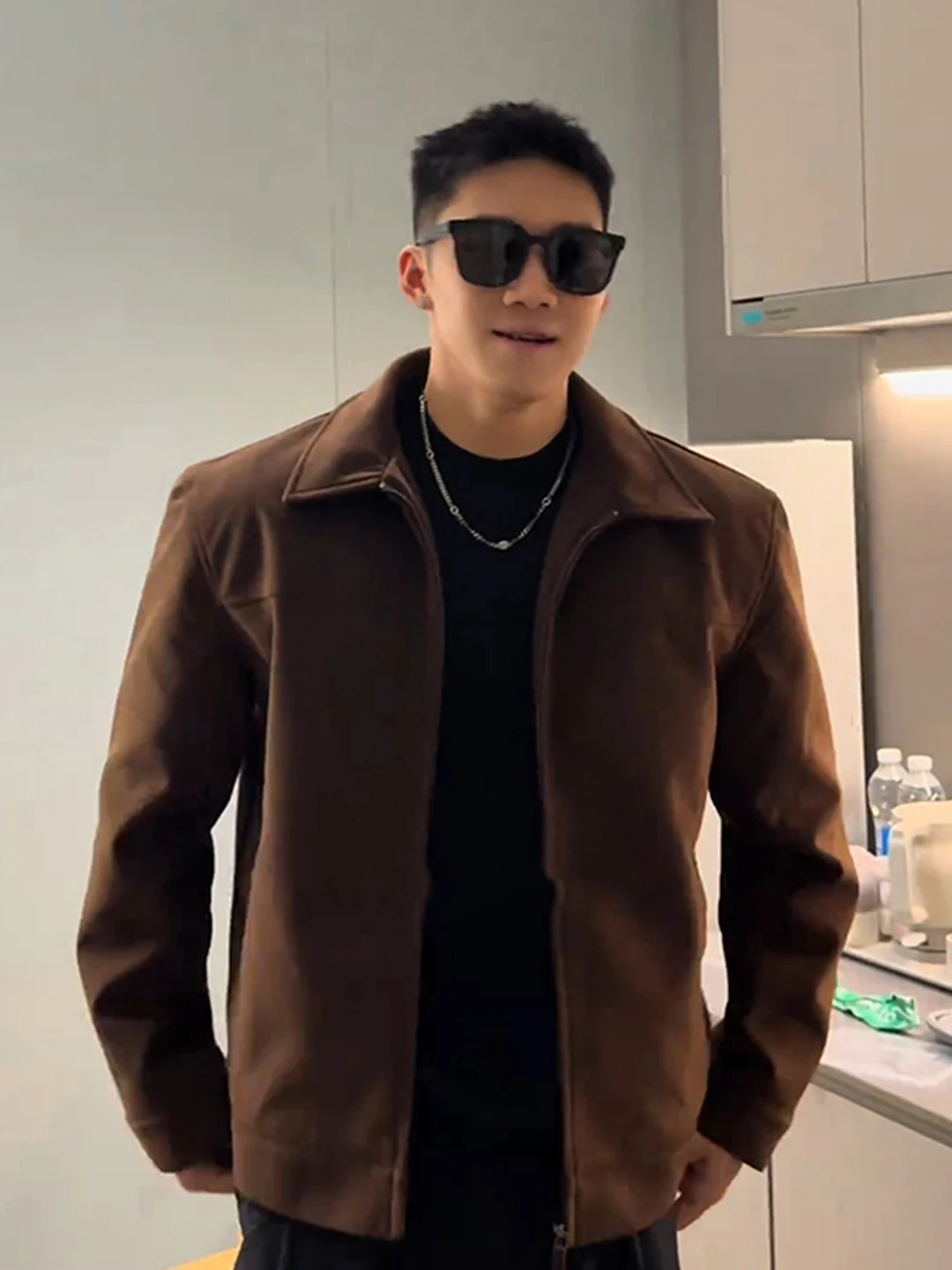 

Cé Brown Suede ort Jaet Men's Retro American Sle High-End Sensation oulder Clipper Jaet Stand Fit Daily Wear