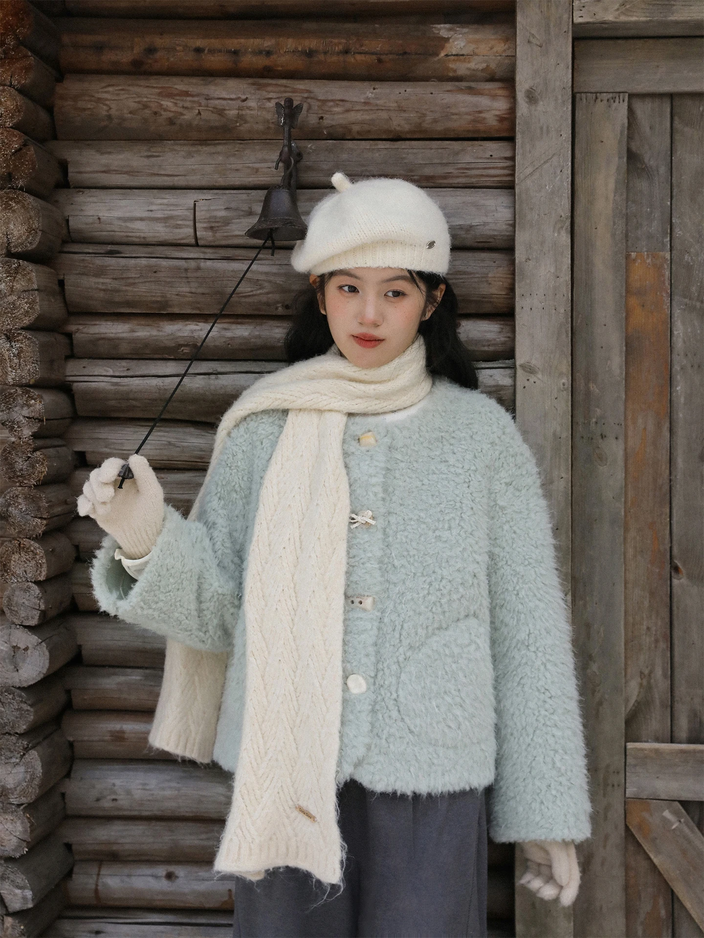 

Nesoulum Women's Soft Plu Fur Jaet een Decorative Button Retro Sle ort Coat Inteated Skin And Fur Winter Outerwear