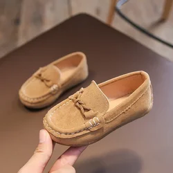 Appartamenti per bambini causali ragazzi mocassini con fondo morbido moda tinta unita bambini versatili scarpe Slip-on mocassini scolastici in stile britannico