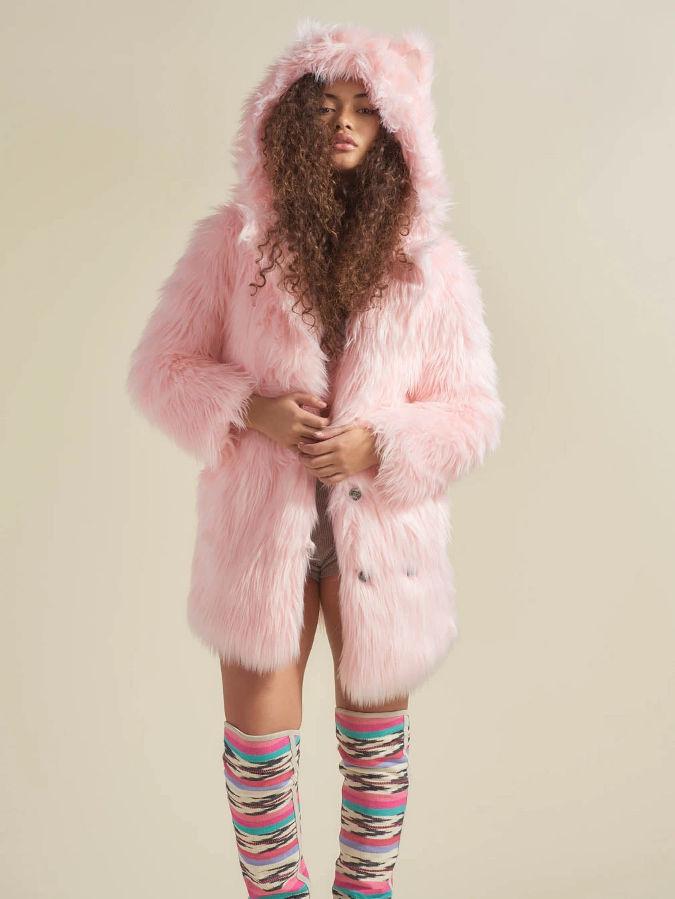 FHILLINUO 女性コート秋冬新ファッションピンクフェイクファーコートエレガントな厚く暖かいフード付きアウターフェイクファー女性ジャケット