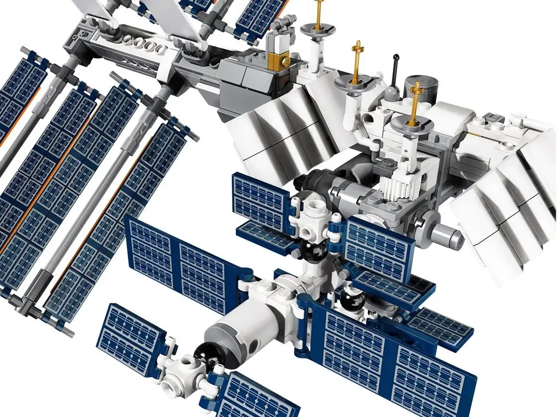 Наборы строительных блоков The International Space Station 21321, совместимые с частицами Legoed, подходят для рождественских подарков, 864 шт.