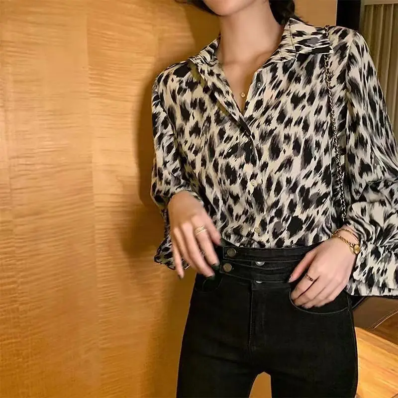 Elegant Retro Hong Kong Style Loose Printed Long Sleeved Shirt Autumn New Fashion Casual Original Design Youthful Wind Women Top