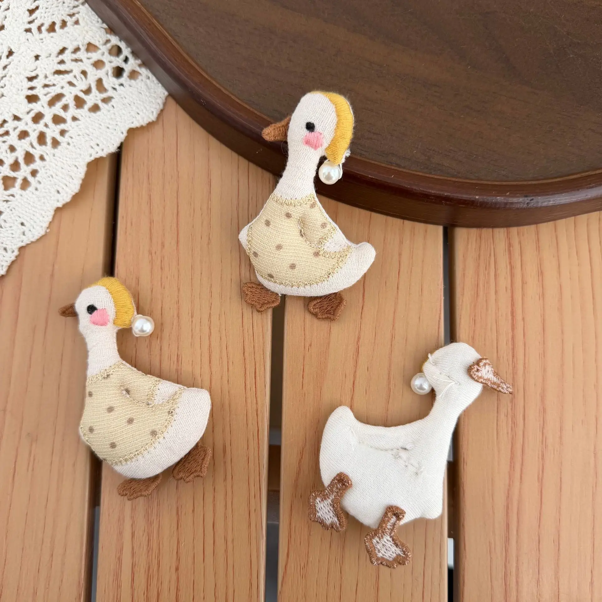 

Cute Duck DIY Craft Embellishment for Kids Apparel Footwear Headwear Purse Bow Phone Charm Versatile High Quality