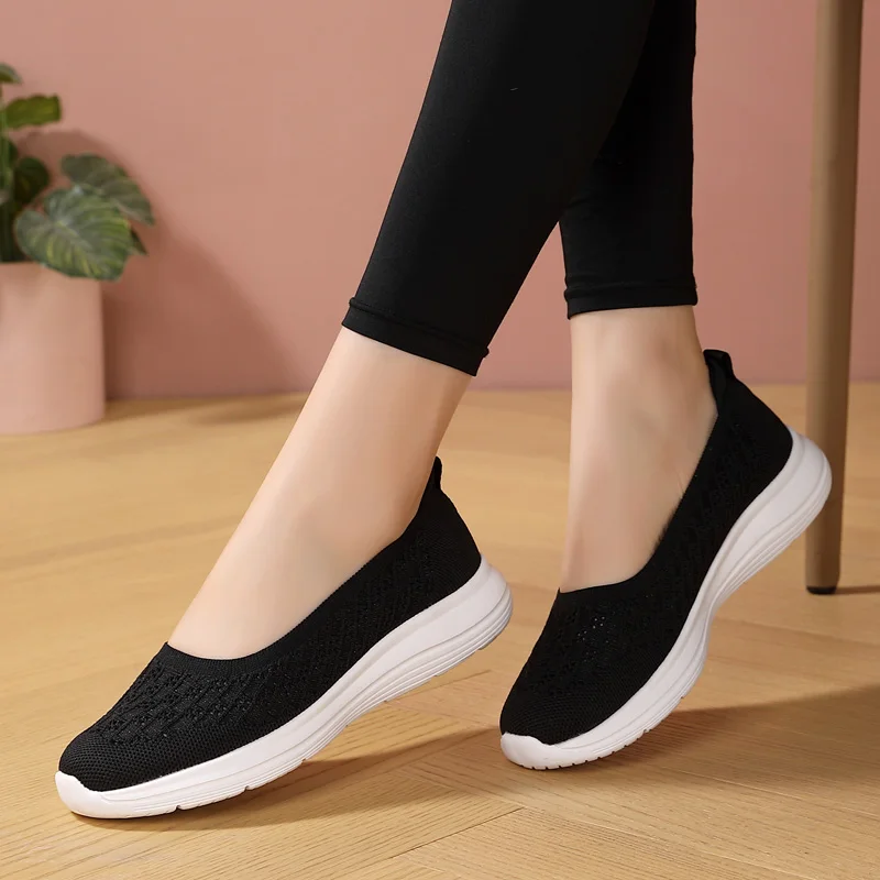 New Fashion Large Size Lightweight Casual Versatile Anti slip Casual Flat Bottom Breathable Mesh Panel Shoes Women\'s Shoes