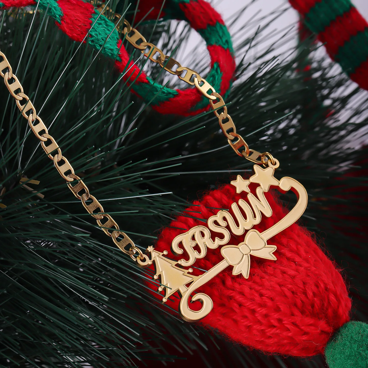 

Ожерелье с именем рождественской елки по индивидуальному заказу, персонализированное ожерелье с подвеской в виде таблички для женщин, рождественский подарок 2025 для семьи и друга