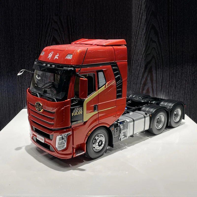 Die Cast 1/24 Scale FAW Jiefang J6V Tractor Head Heavy Truck J6P Rechargeable Alloy Car Model Emulation Collection Toy Gift