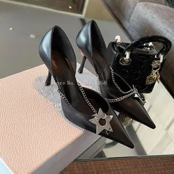 Gwiazda z metalu łańcuch płytkie Slip On pompy Sexy Pointed Toe na cienkim obcasie sandały moda kobiety letnie buty ślubne wysokie obcasy na imprezę