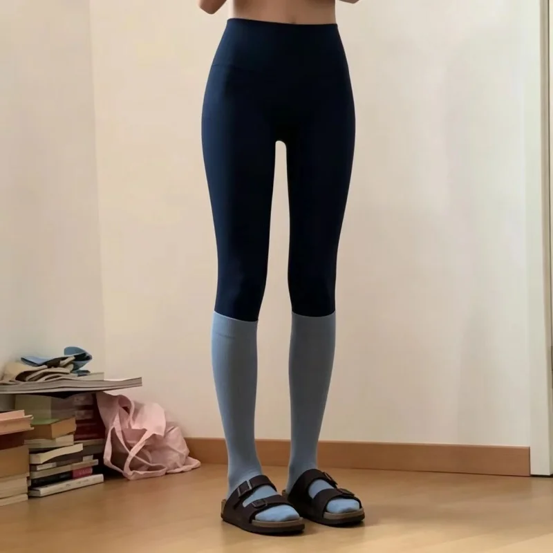 Damen-Stretch-Leggings mit hoher Taille, integriertem Innenfutter, ohne Unterwäsche, Scrunch-Design, Po-Lifting-Effekt, Yoga-Hose für Pilates und Workout – Detail 4