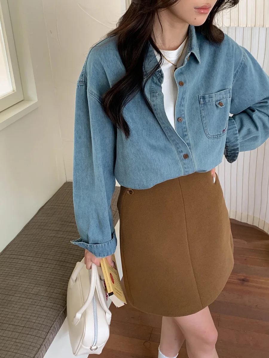 初秋の新しいレトロウォッシュデニムルーズ長袖シャツを重ね着するための