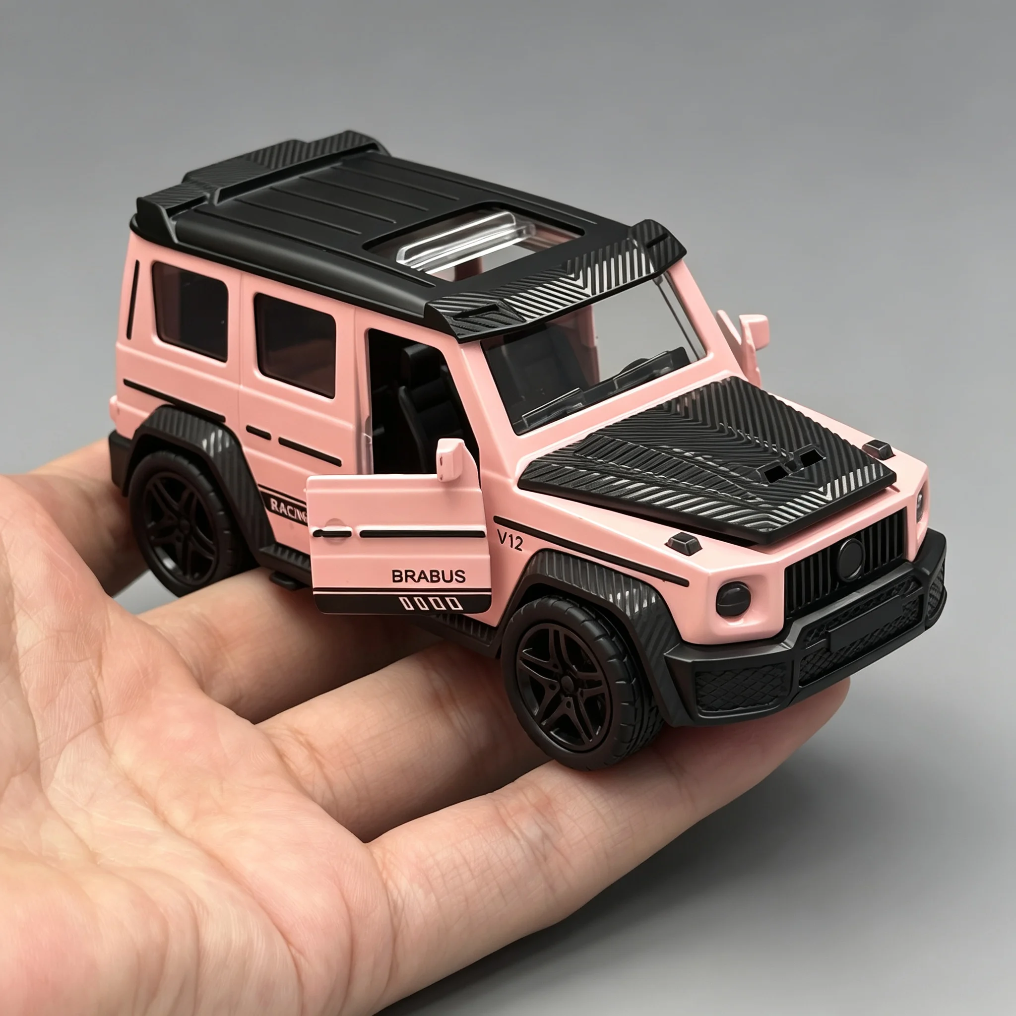 1:36 Diecast Alloy SUV Car Model Toy Pull Back Vehicle with Dual Open Doors Opening Hood Rear Tailgate for Kids Play Collection