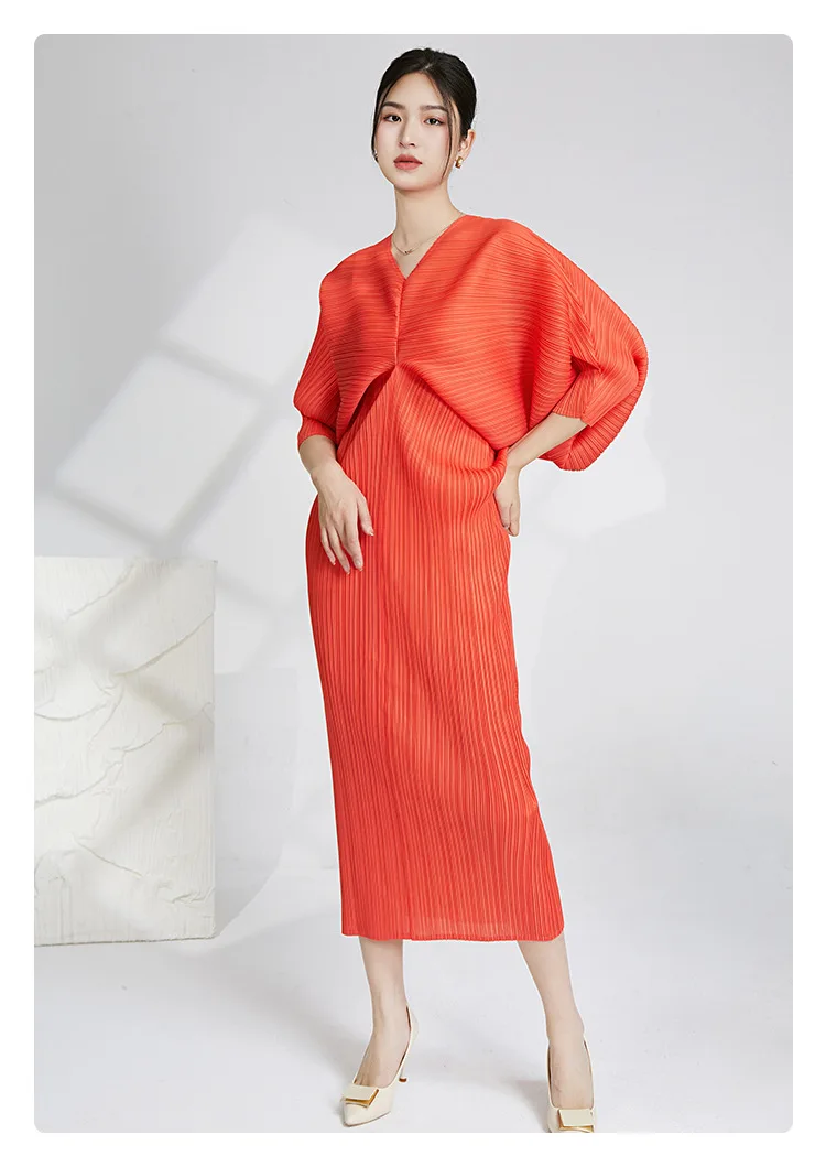 Miyake Plissiertes Kleid mit Fledermausärmeln 2025 Sommer Neu Senior Sense V-Ausschnitt Locker Dünner Eleganter Vielseitiger Rock – Detail 6