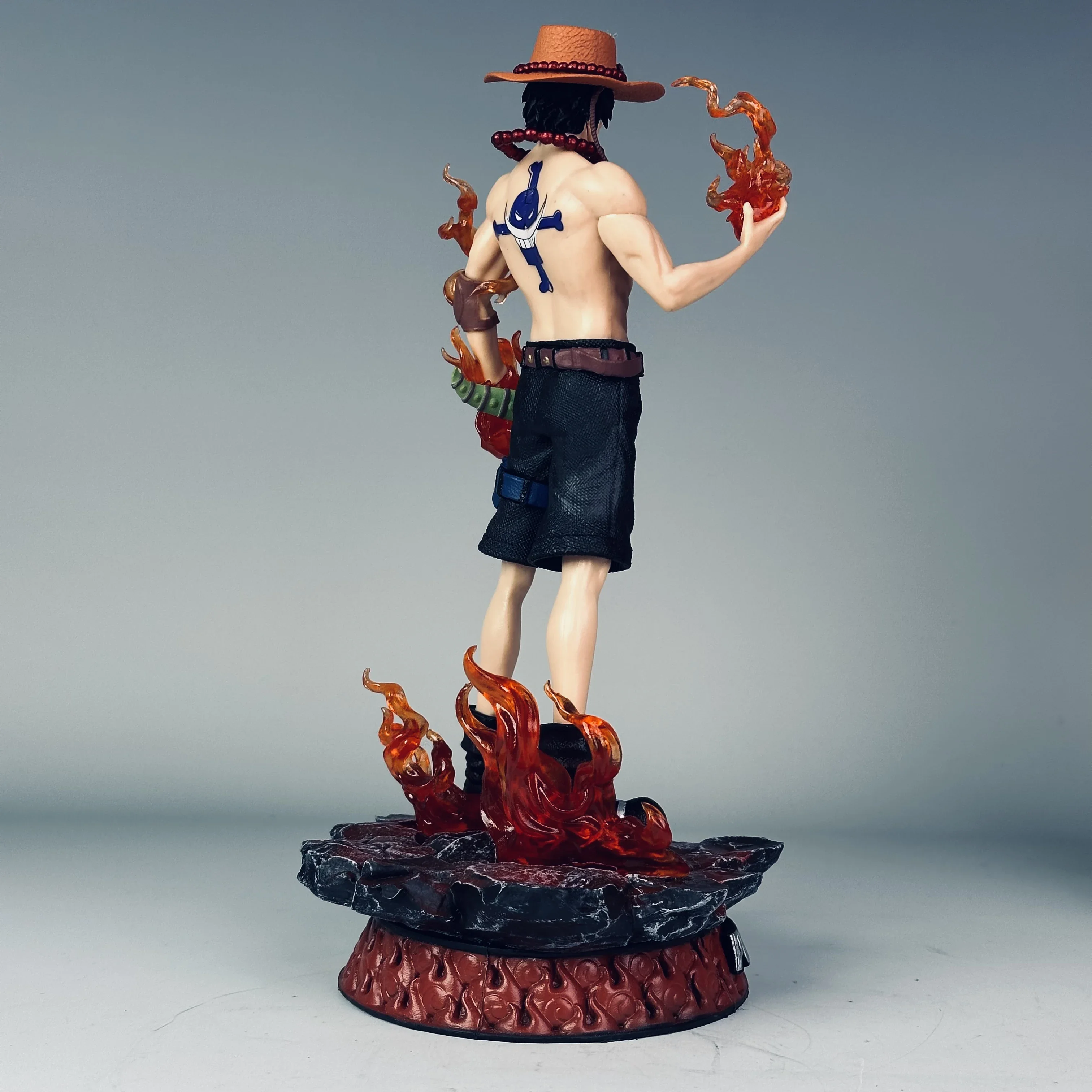 نموذج مجسم أنيمي من سلسلة Fire Fist Ace Pop مقاس 25 سم مقاس 25 سم لكل من الرجال والنساء ألعاب تزيين سطح المكتب