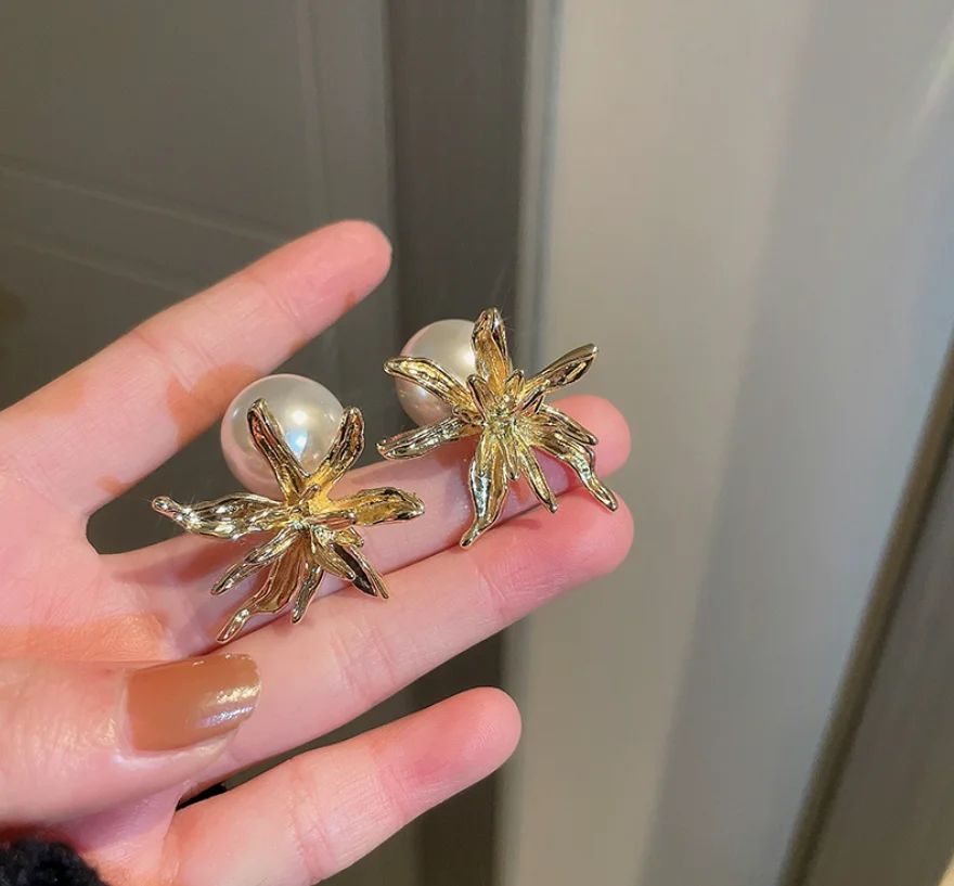 2022 new trend S925 silver needle alloy Pearl Flower retro simple Earrings for women Fashion Jewelry