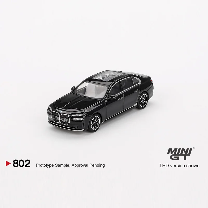 1:64 BMW i7 eDrive50  802 818 alloy die-cast miniature models, adult ornaments, boys toys, children's holiday birthday gifts