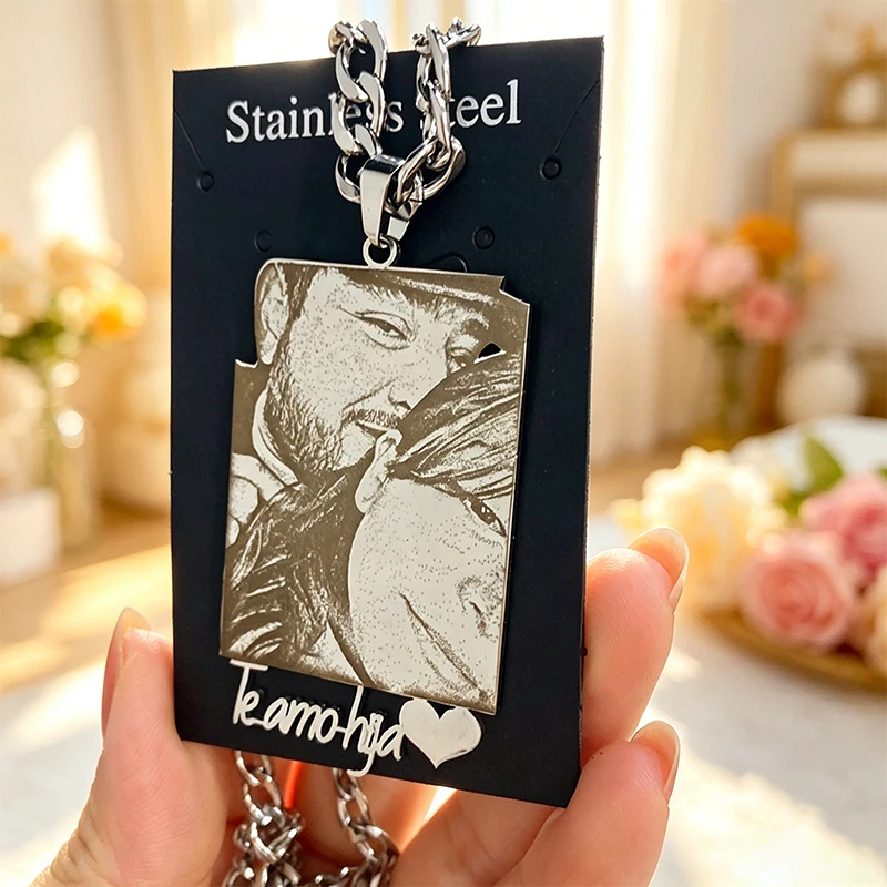 Fashion Couples Photo Custom Laser Engraved Necklace Personalized Character Portrait Stainless Steel Pendant Necklace Jewelry