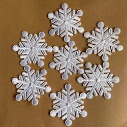 10 pz/6.5 cm fiocco di neve appliques decorazione natalizia, toppe termoadesive per abbigliamento, fiori bianchi termoadesivi su toppe ricamate