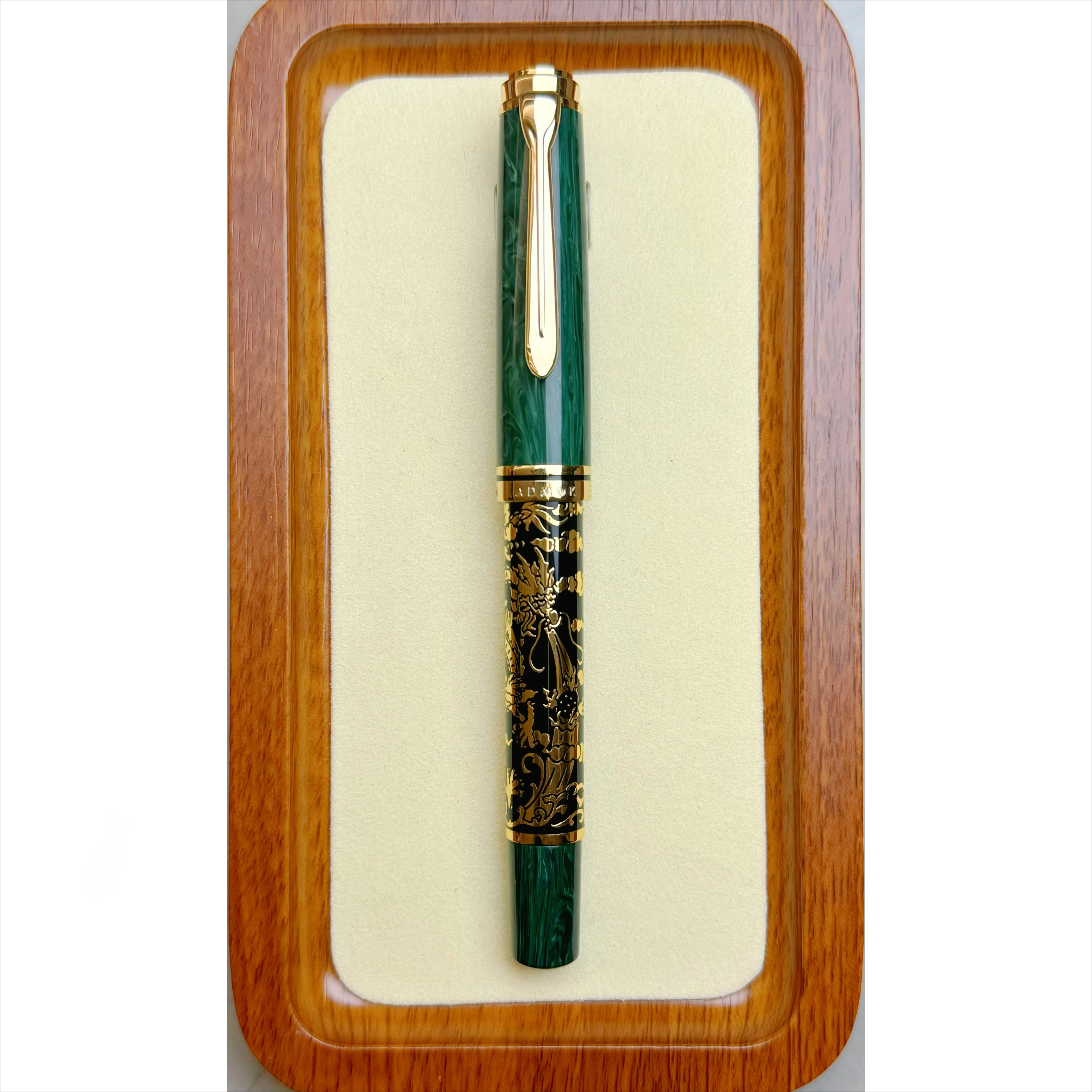 

Перьевая ручка ADMOK M800 Divine Beast Essence, резная, серия №6, Schmidt BOCK, с позолотой 24K, с изображением дракона и белого тигра