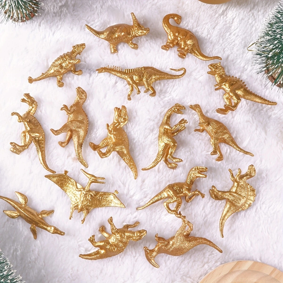 Goldene Mini-Dinosaurier-förmige Plastikspielzeuge – eine Vielzahl von Partydekorationen, kleinen Geschenken, Geburtstagsgeschenken, Ostereier-Fil