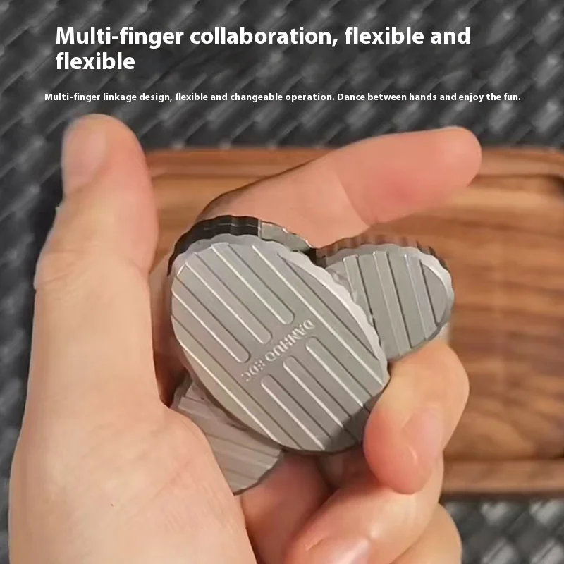 Piastra di spinta meccanica in lega di titanio Collegamento multi-dito Gioca con la punta delle dita EDC Agitarsi Giocattolo Giocattolo antistress Adulti Fidget Gadget