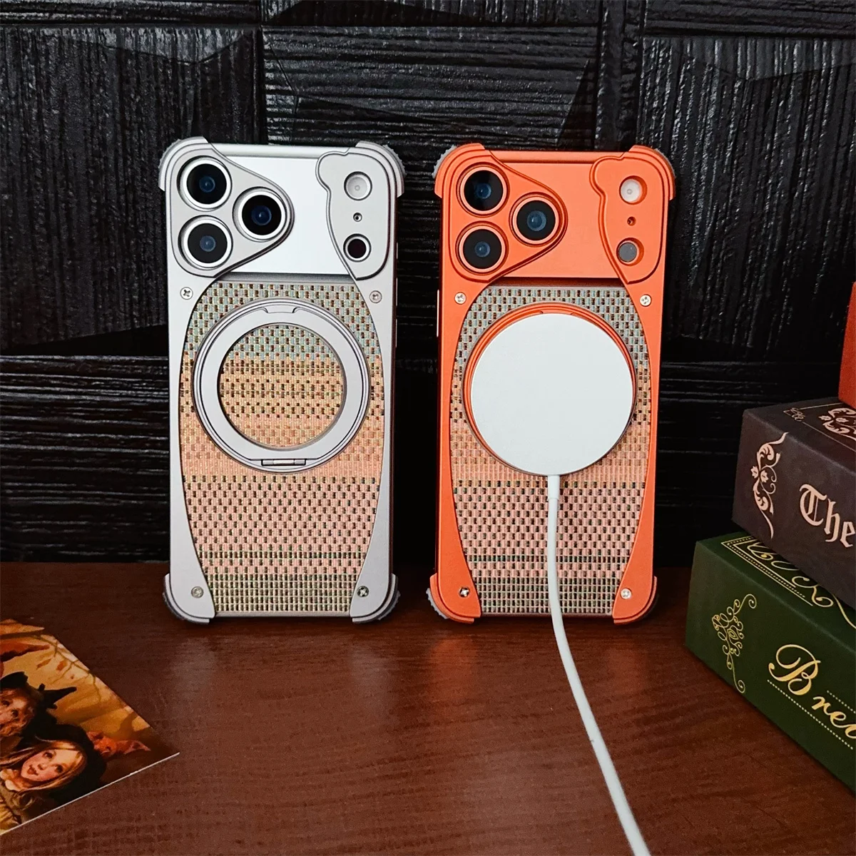 حافظة هاتف بخيط ذهبي من الألومنيوم المعدني لهاتف آيفون 17 برو 17 برو ماكس غطاء حماية مغناطيسي مقاوم للصدمات والسقوط #1