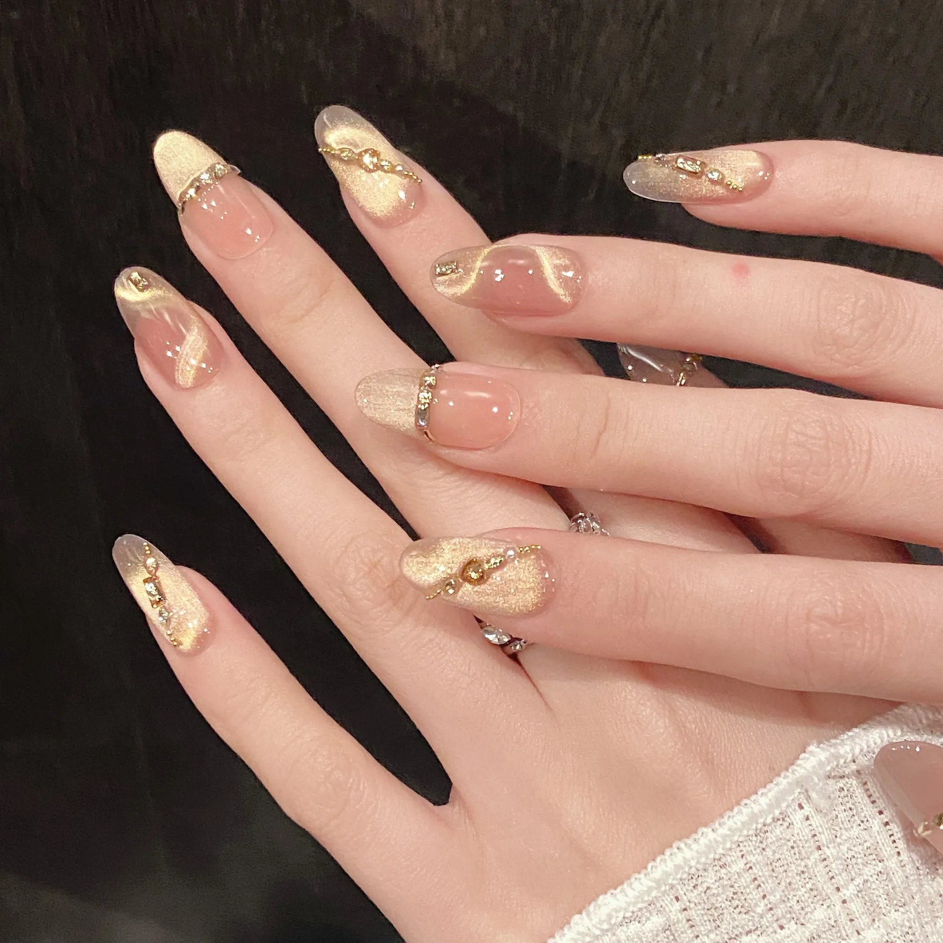 10pcs Pure Hand Pressed Oval/Square Nail Art,Nice Fake Nails,Golden Ribbon Cat's Eye With Splicing Diamonds,Suitable For Women