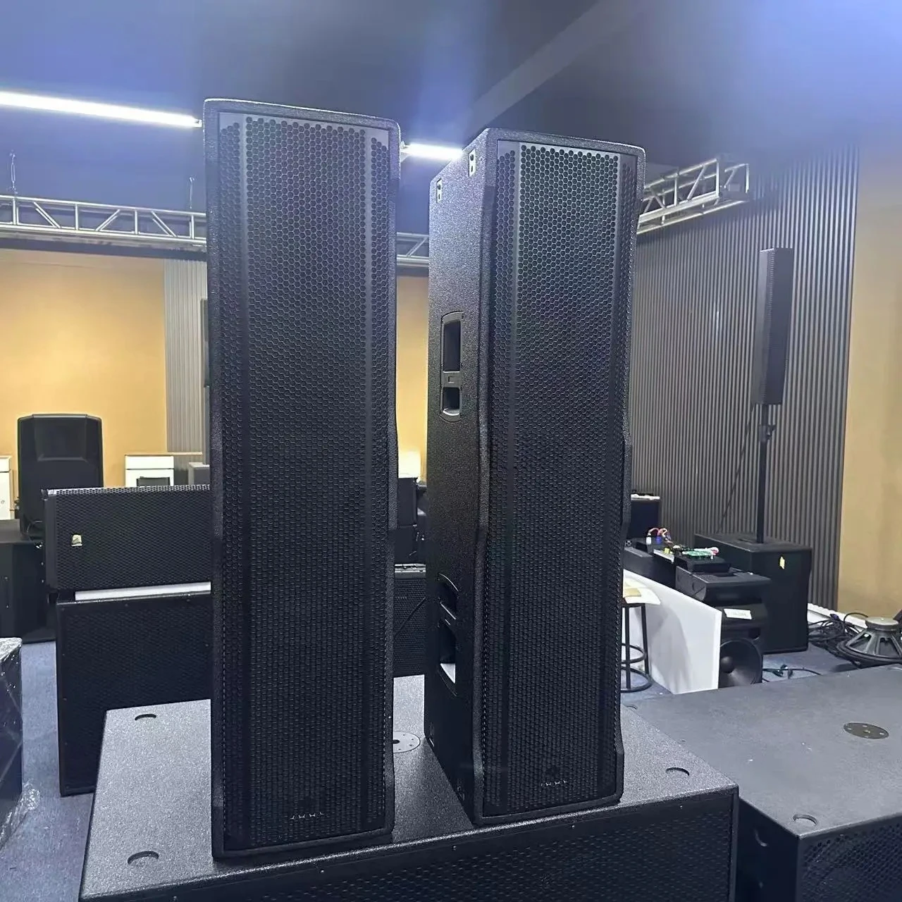 NXL 44-A Active Two-way Array 3*10 Inch Powered Column Speakers DJ Sound System Professional Stage Outdoor Column Speaker