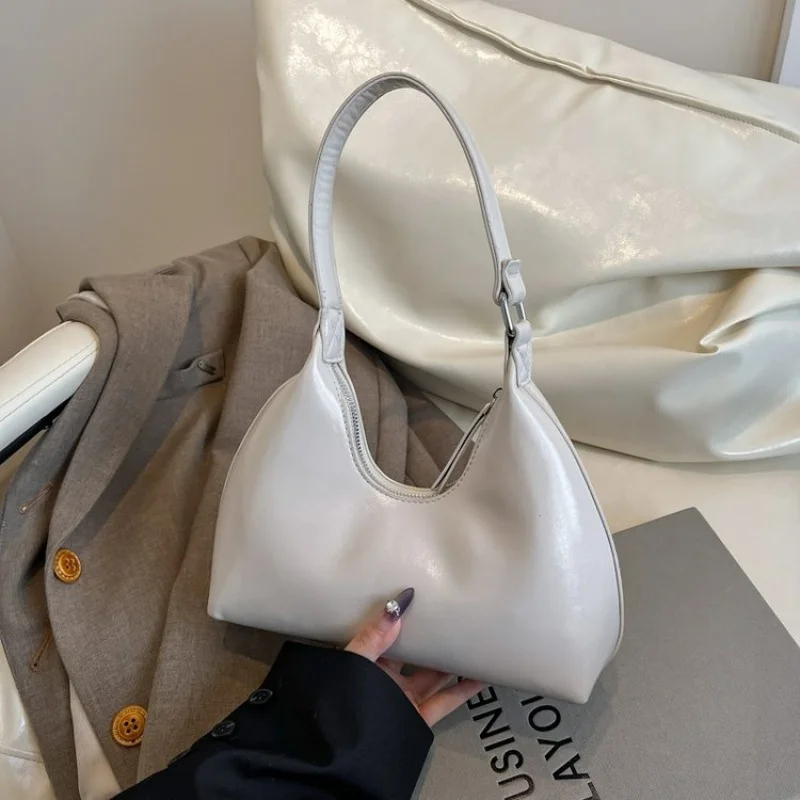 حقيبة كروس بسيطة للنساء حقيبة جلدية صغيرة للهاتف والأساسيات خفيفة الوزن وعملية