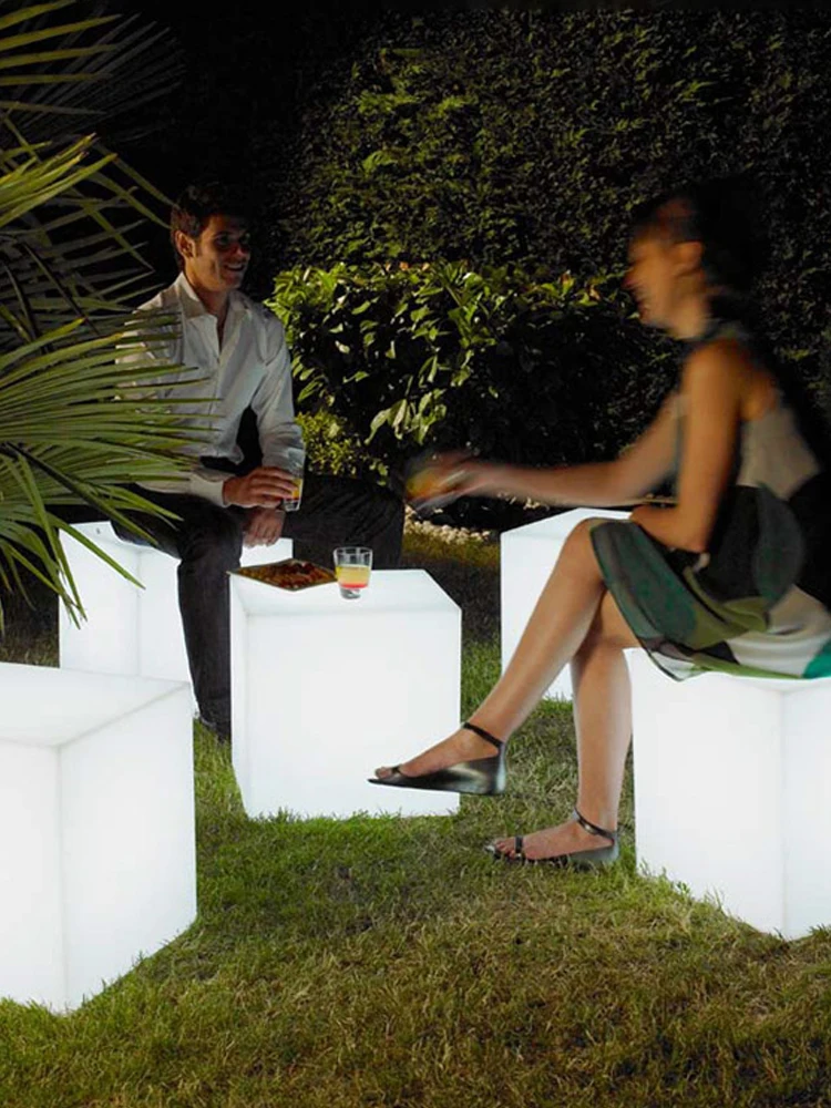 Outdoor waterproof light, lawn light, swimming pool light, outdoor bar, dining table, chair light