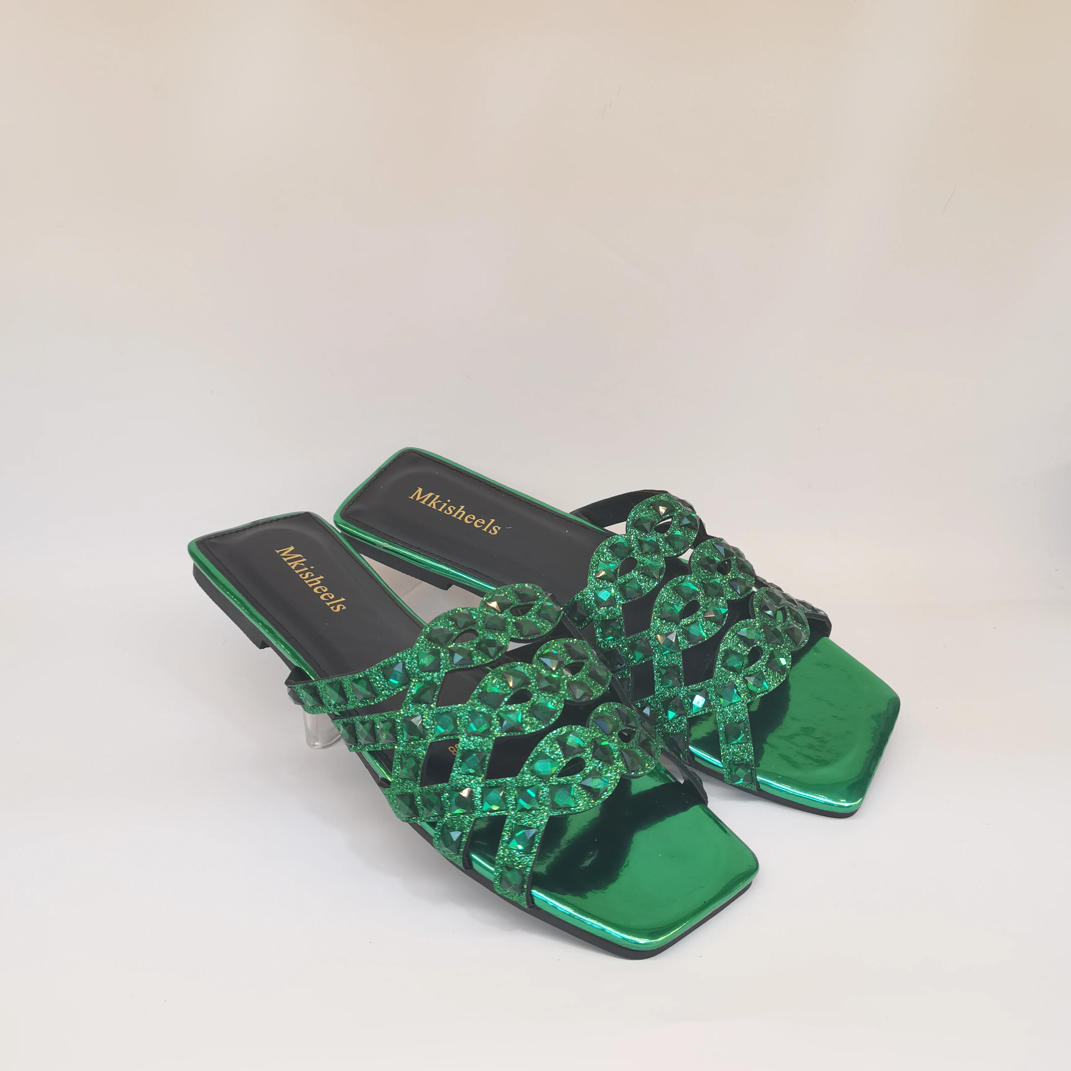 Новинка 2023 года, женские модные тапочки на плоской подошве со стразами, удобные нескользящие уличные красивые пляжные сандалии, повседневные тапочки F5-1013-2 Новинка 2023 года, женские модные тапочки на плоской подошве со стразами, удобные нескользящие уличные красивые пляжные сандалии, повседневные тапочки F5-1013-2