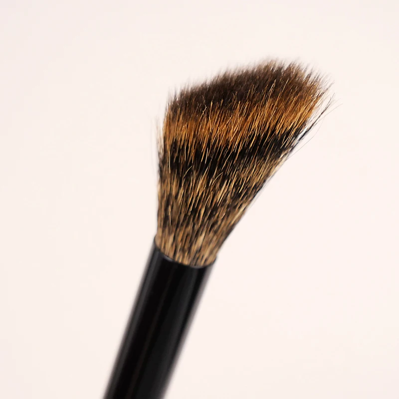 YIZHIBI professional hand-made beauty brush eye brush bevel squirrel hair.