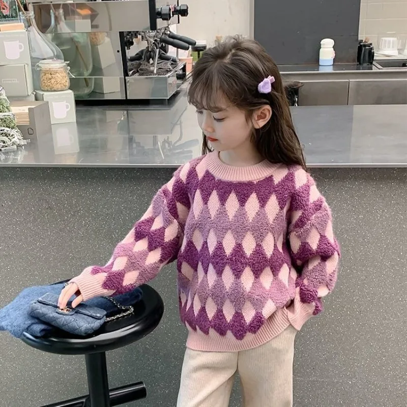 

Новый зимний свитер для девочек 2025 года, утолщенный вязаный базовый слой на флисовой подкладке, уютный осенне-зимний наряд