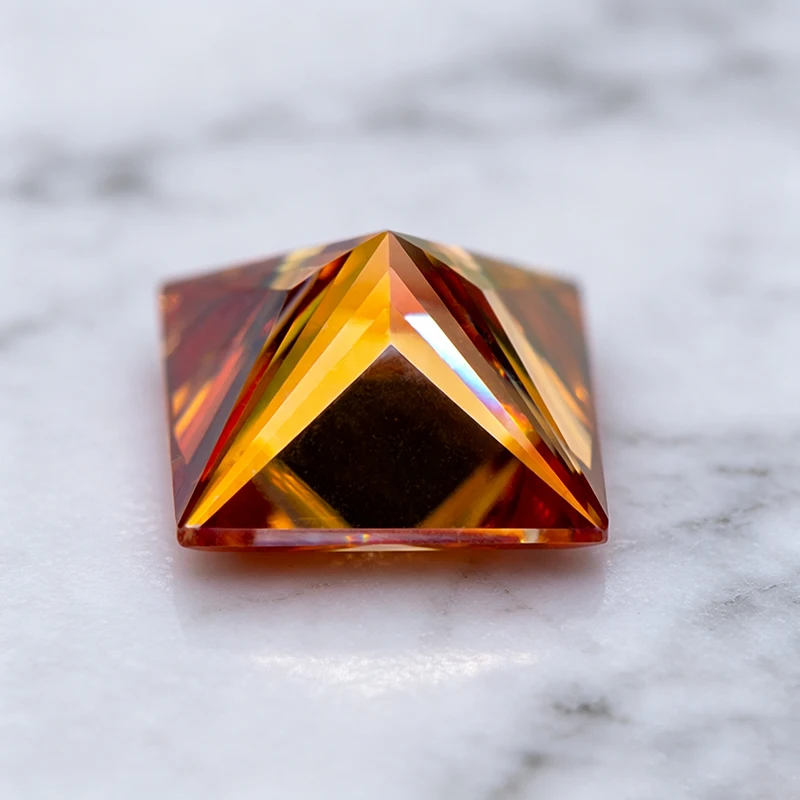 Moissanit-Stein im Princess-Schliff, orange Farbe, im Labor gezüchteter Edelstein für DIY-Schmuckherstellung, besteht den Diamanttest mit Zertifikat. – Detail 2