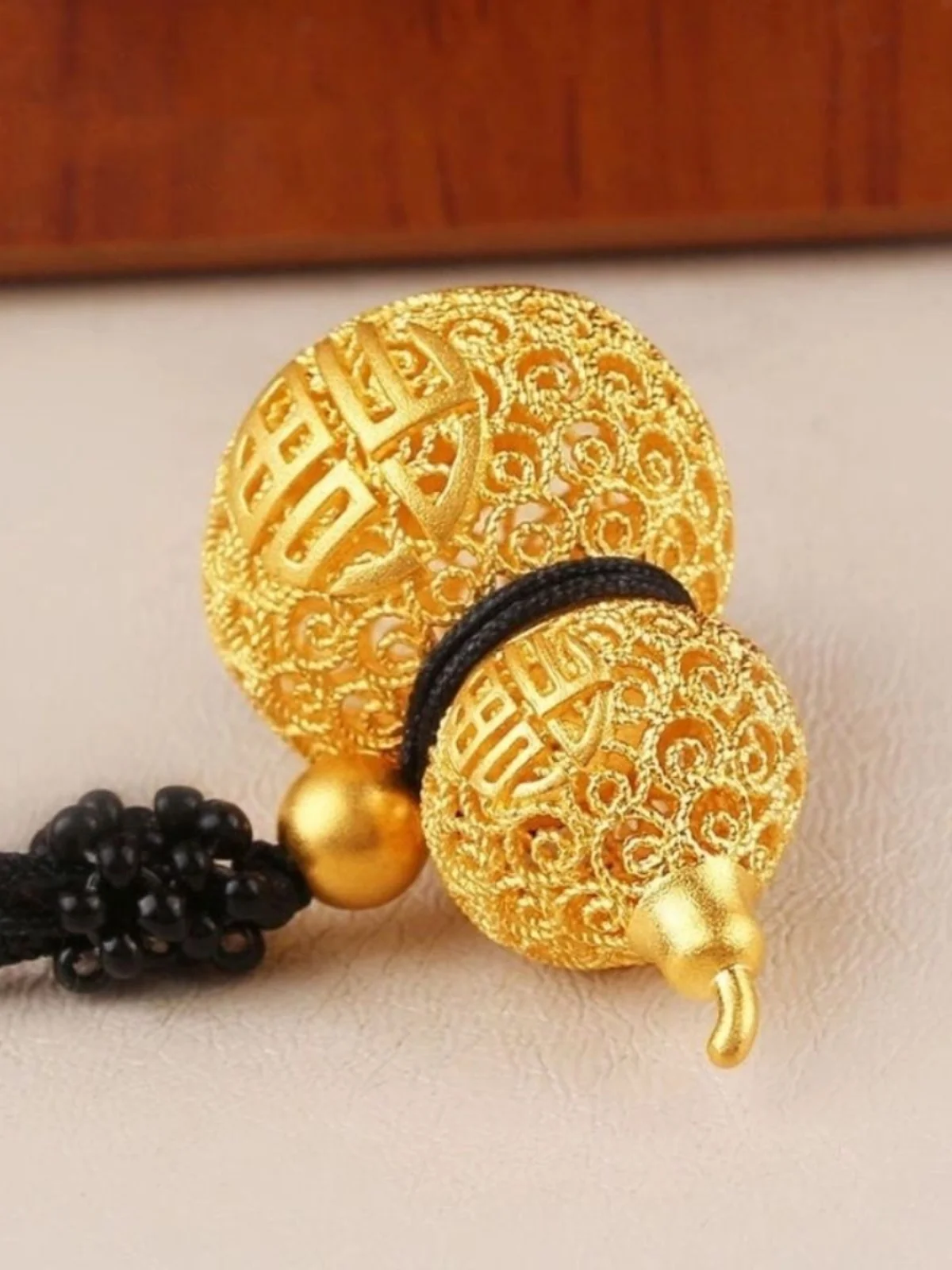 

New Genuine Goods Plated Hollow Gold Gourd Necklace Men And Women Lanyard Pendant Birthday Valentine's Day Gift For Mom