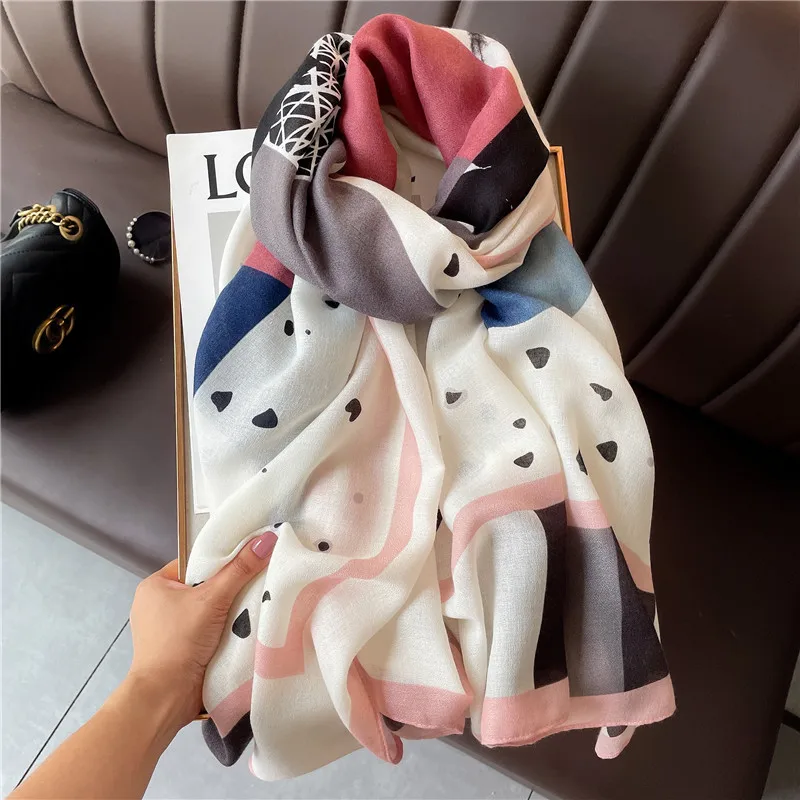 2024 Plaid Cotton Pashmina Shawl Lady Wrap Warm Winter Scarves loving heart Design Print Female Foulard Beach Stoles Luxury