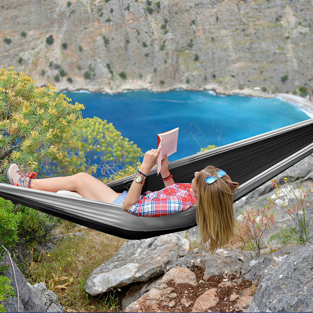 Amaca da campeggio doppia da 102x55 pollici con 2 cinghie per albero Paracadute Amaca leggera portatile Altalena per zaino in spalla Spiaggia all'aperto