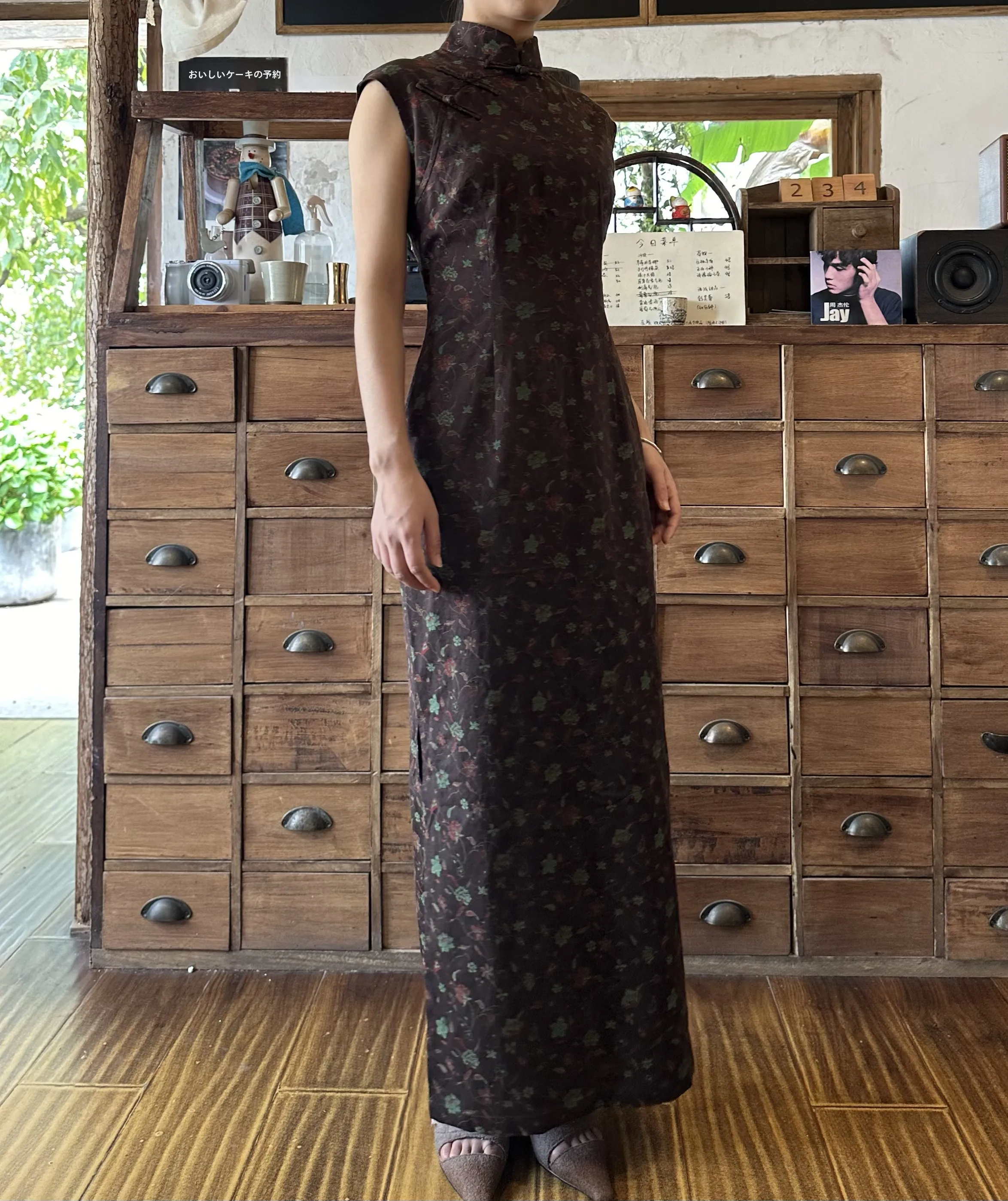 

Ele Brown een Floral Embroidery Slim Fit No Stretch Qipao Dr Sophistied Sle Midi Length ort Sve Daily Wear