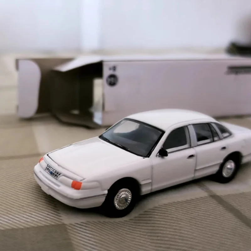 Greenlight Diecast 1:64 Scale Ford Crown Victoria Police Alloy Car Model Collection Display Toy Gifts Souvenirs