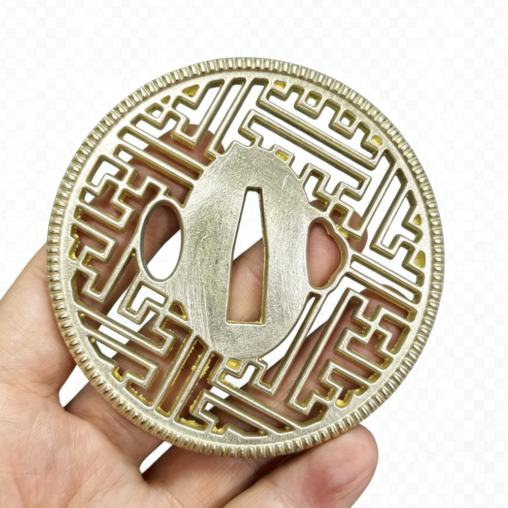 Exquisite hollow-out Brass Tsuba For Japanese Sword Samurai Katana Wakizashi Katana Knife Fittings
