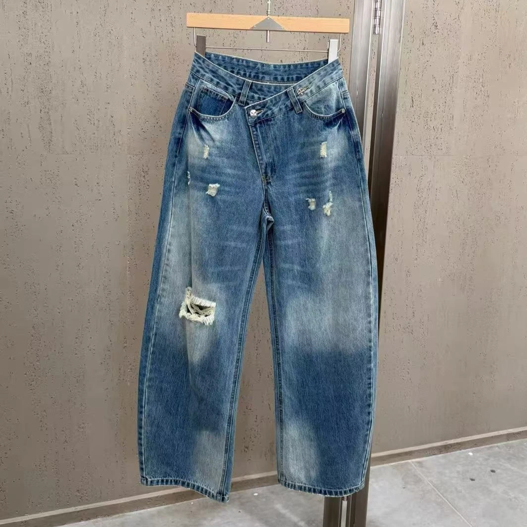 

Модные джинсы с одним пуговицей, асимметричной талией и эффектом потертости, с вышитыми надписями, свободного кроя, стройнящие, для женщин, коллекция Весна-Лето 2026