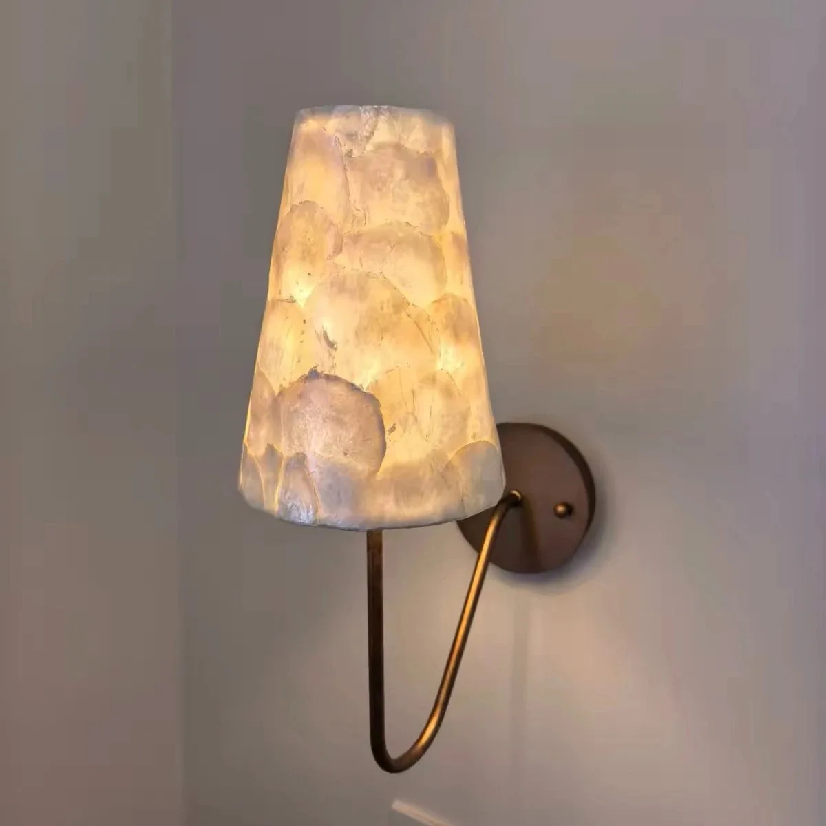 Nordic Conch Wall Sconce 3000K Bedroom Bedside Living Room Villa Corridor Entry Area American Retro Natural Shells Wall Lamp