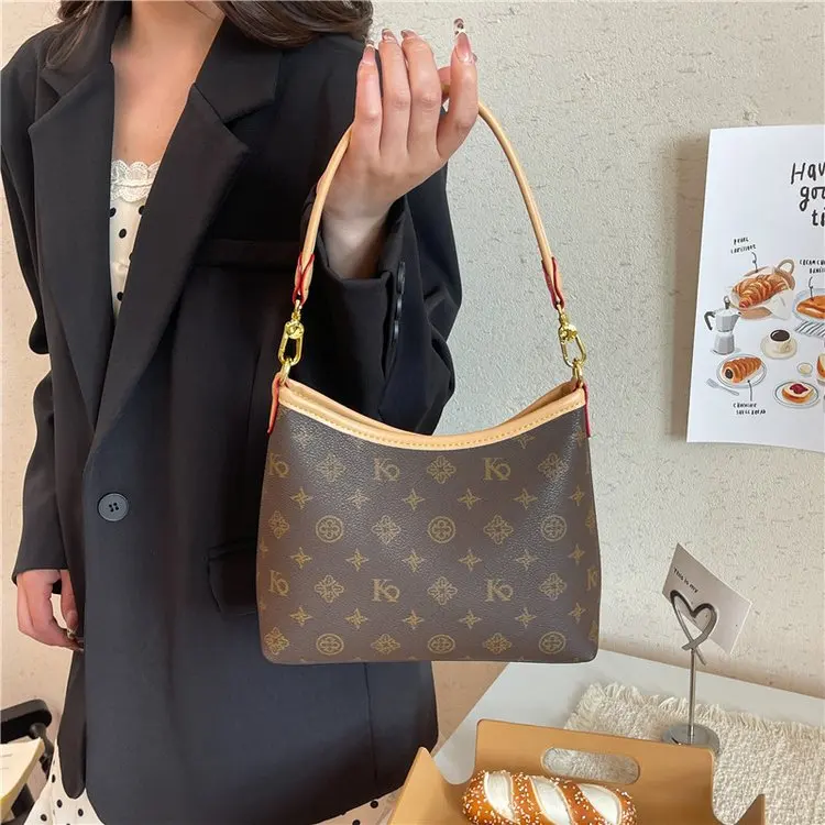 vintage-fashion-minimalist-elegant-diaper-bag-for-women-luxury-large-capacity-designer-leather-commuter-shoulder-bag