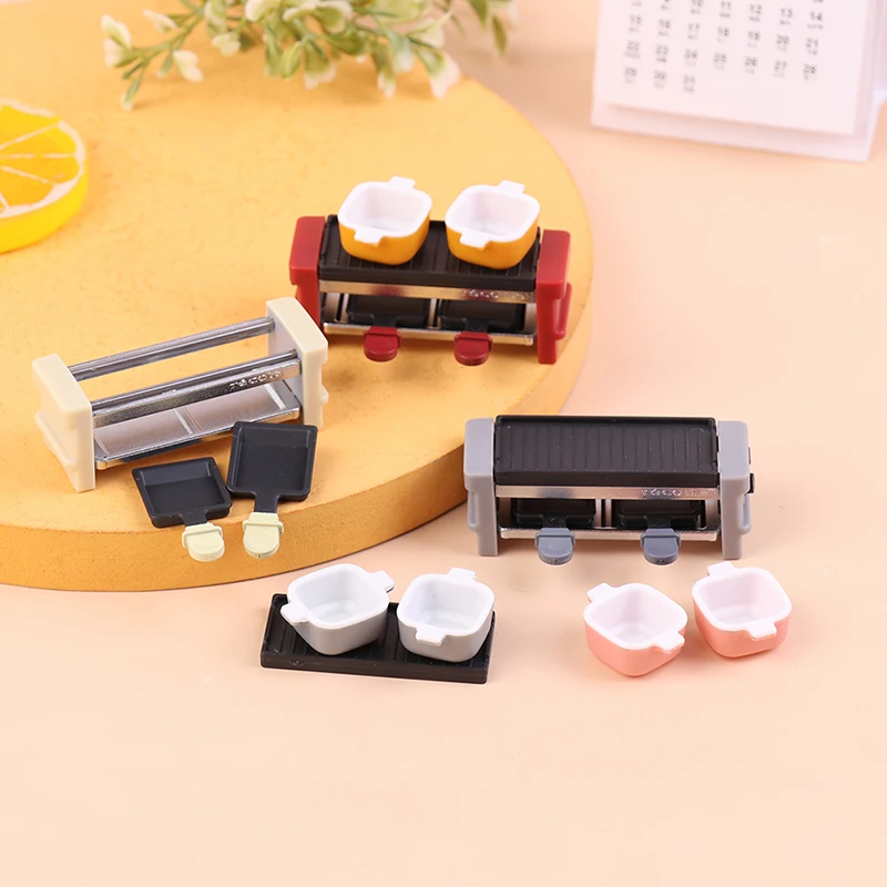 1*Dollhouse Miniature Plastic Barbecue Machine BBQ Grill Doll House Diy Decor Kitchen Accessories Micro Cookware Model Toy Gift