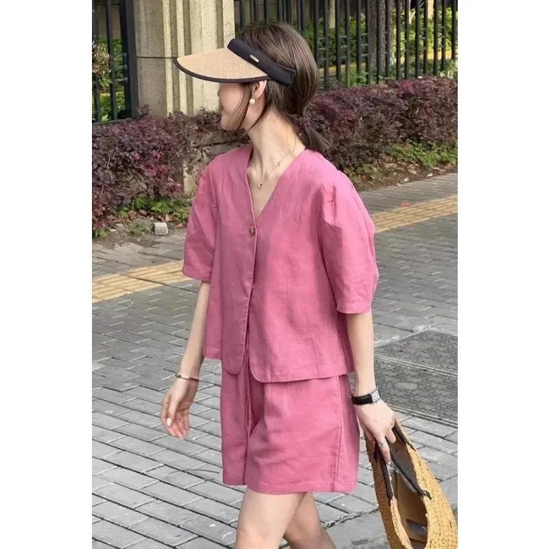 

Женский комплект из льняной смеси: топ с V-образным вырезом и пышными рукавами, шорты с широкими штанинами, повседневный летний ретро-комплект